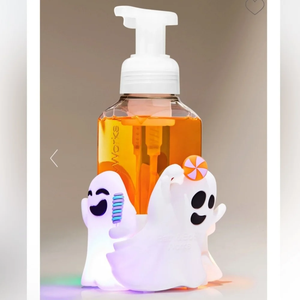 Bath & Body Works Light Up Ghost Color Changing Foaming Hand Soap Holder NEW